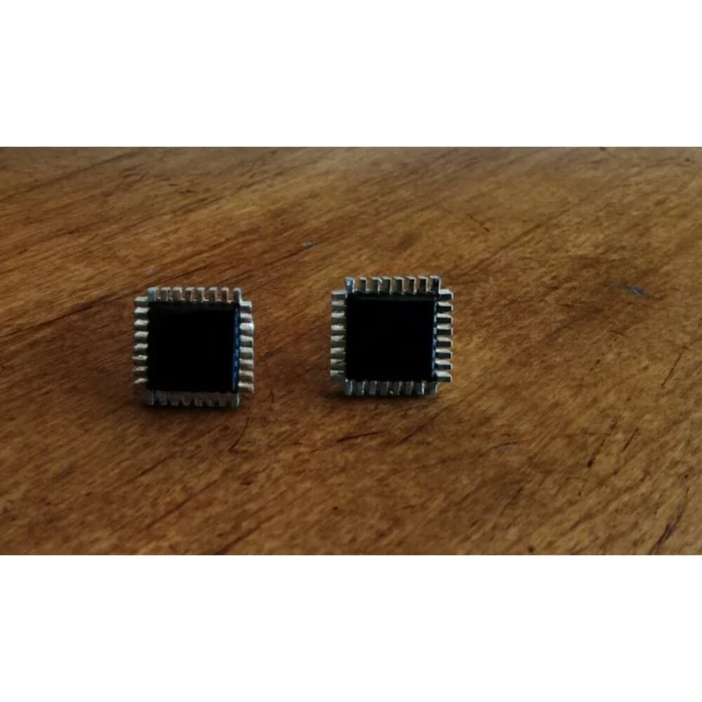 Swank Vintage Square Black Glass Stone Cufflinks Set Gold Tone 90s or earlier